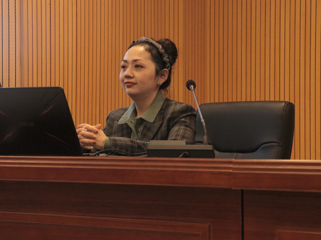 黄京讲解新闻写作的注意事项刘志兵讲解新闻摄影知识编辑:李冬冬审核